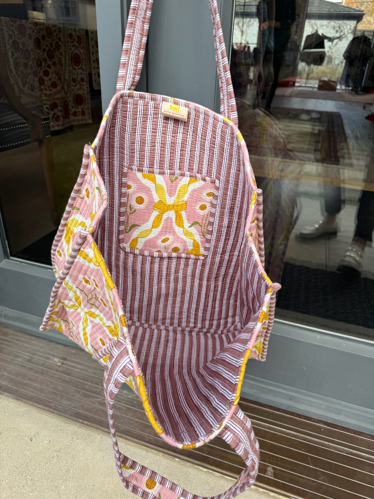 Dainty Daisy Tote