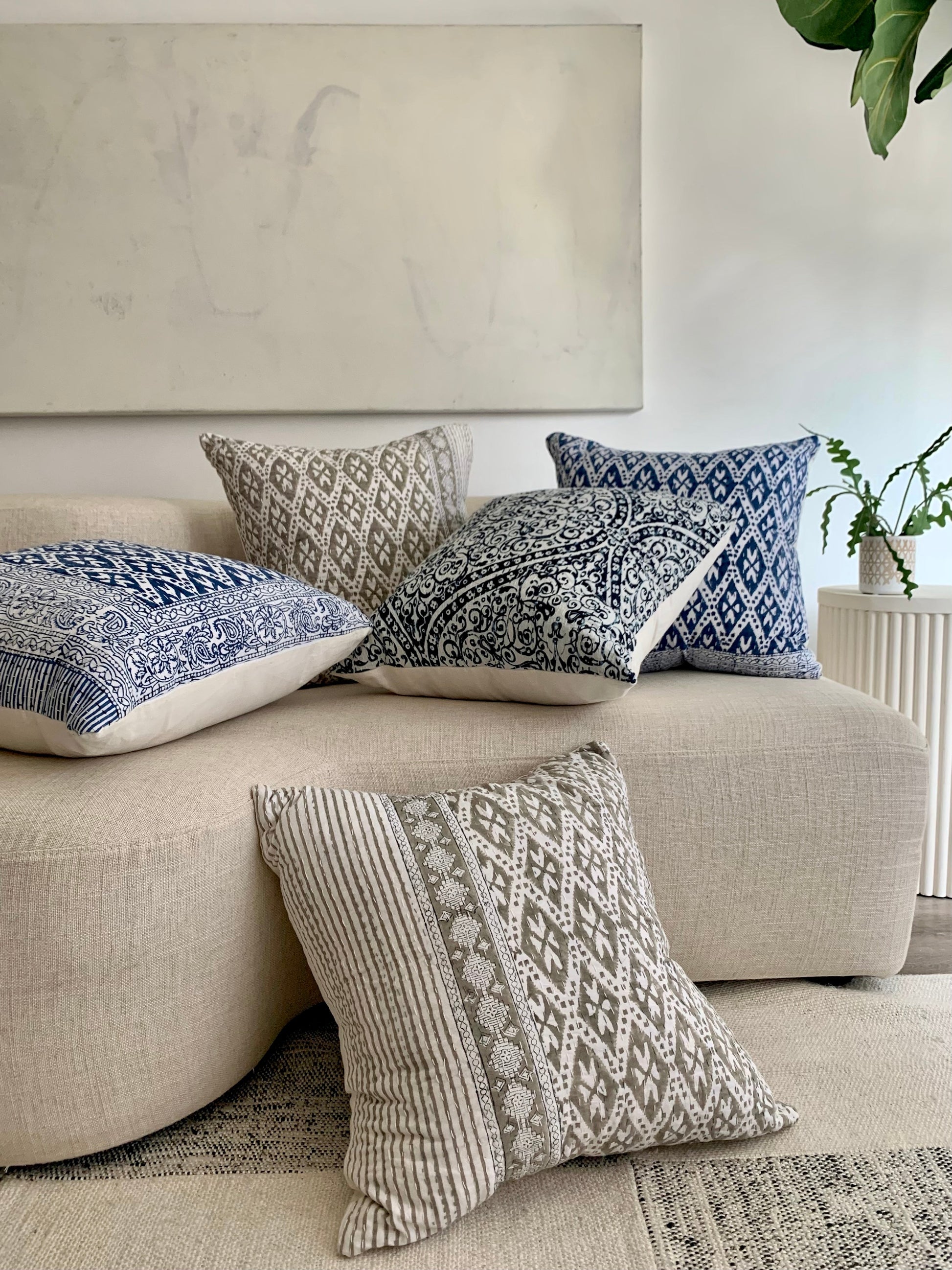 Saha Kantha Cushion Cover - Imli.lifestyle