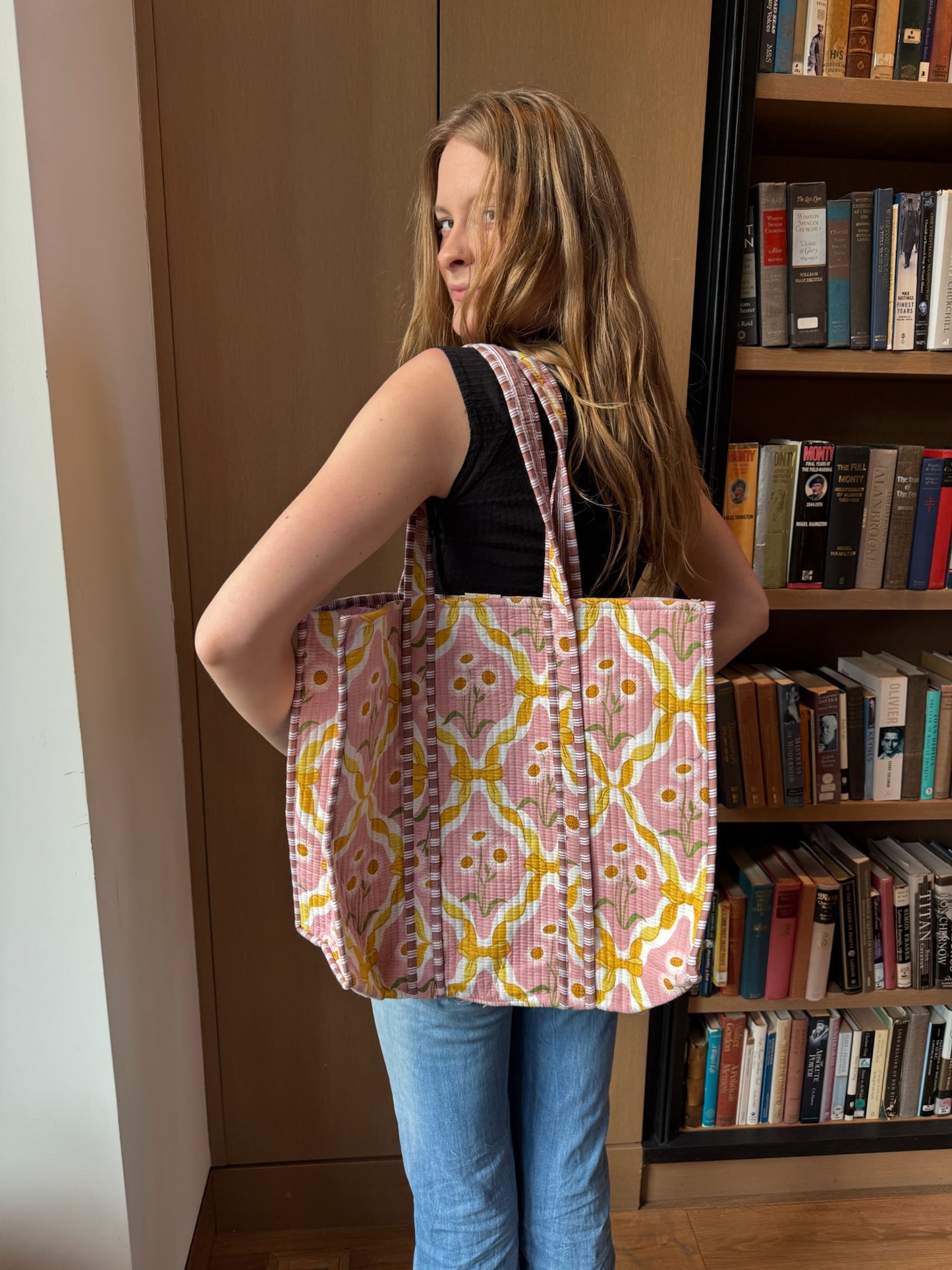 Dainty Daisy Tote