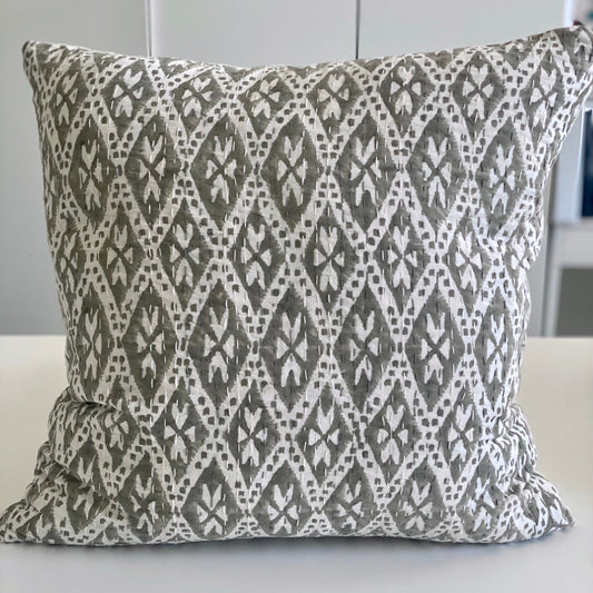Maahi Kantha Cushion Cover - Imli.lifestyle